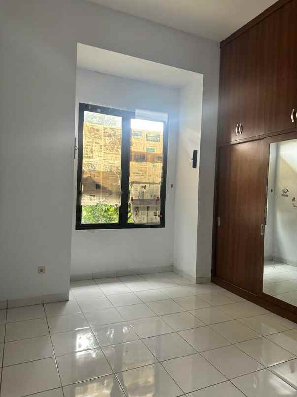 dijual rumah kelapa nias kelapa gading