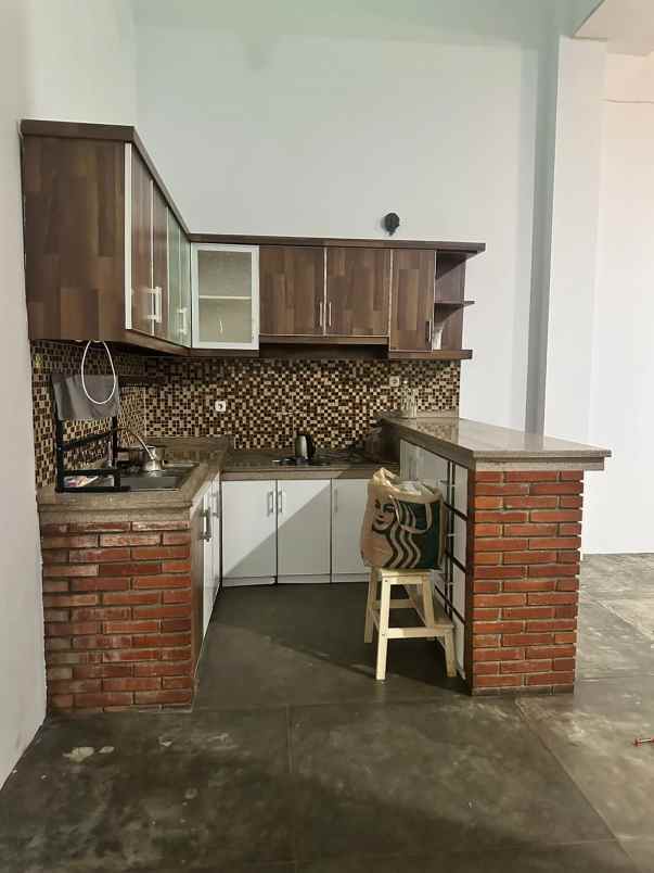 dijual rumah kelapa nias kelapa gading