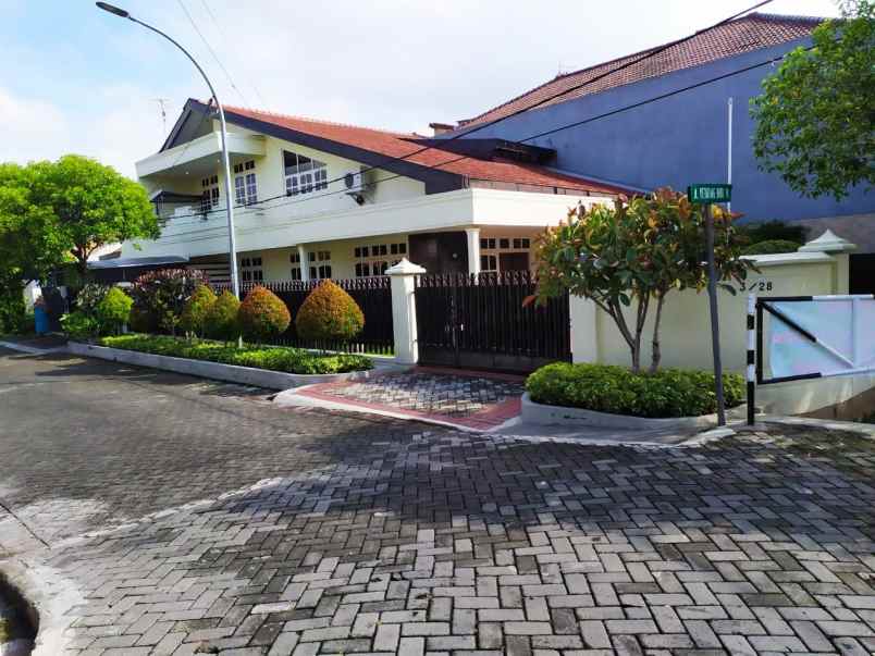 dijual rumah ketintang baeu