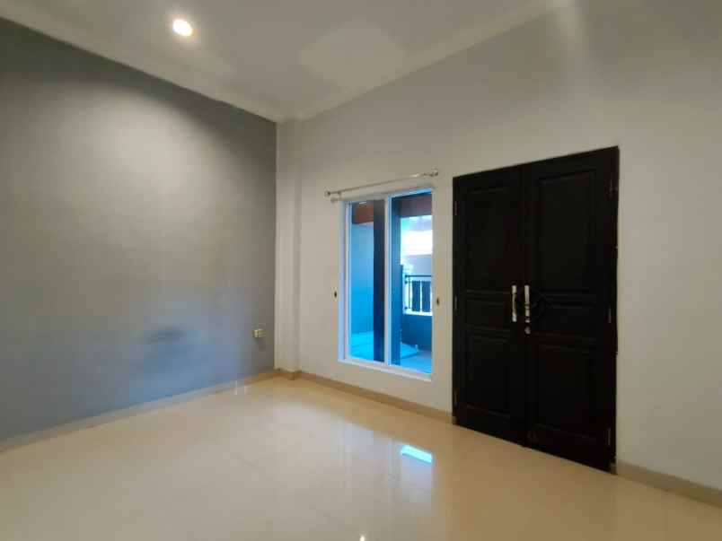 dijual rumah komp beacukai sukapura