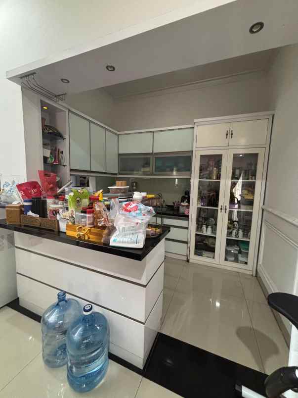 dijual rumah komplek billymoon pondok