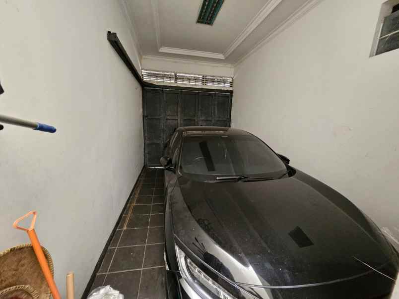 dijual rumah komplek buahbatu regency