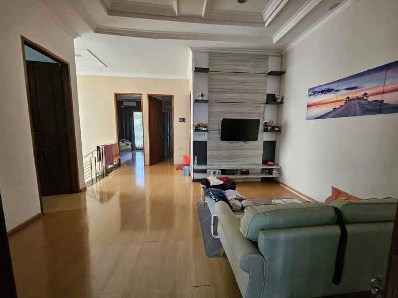 dijual rumah komplek buahbatu regency