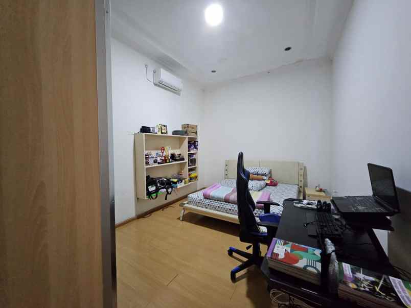 dijual rumah komplek buahbatu regency