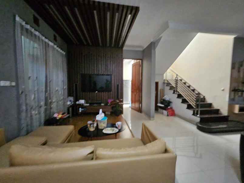 dijual rumah komplek buahbatu regency