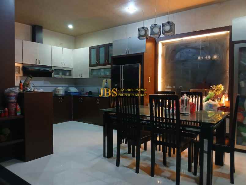 dijual rumah komplek cemara asri jalan