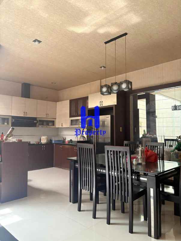 dijual rumah komplek cemara asri jalan