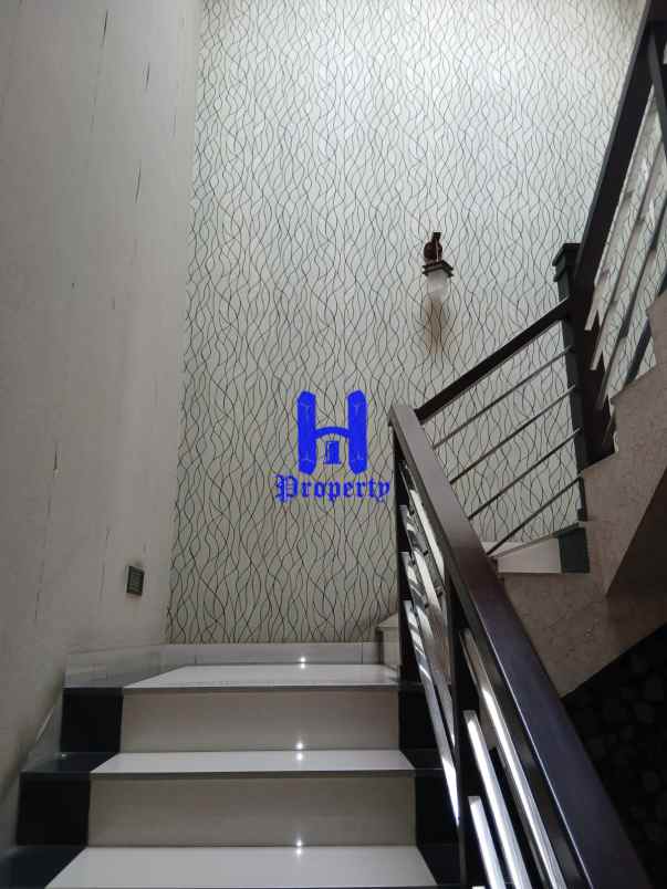 dijual rumah komplek cemara asri jalan