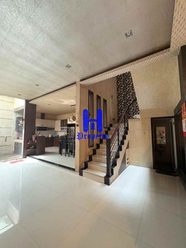 dijual rumah komplek cemara asri jalan