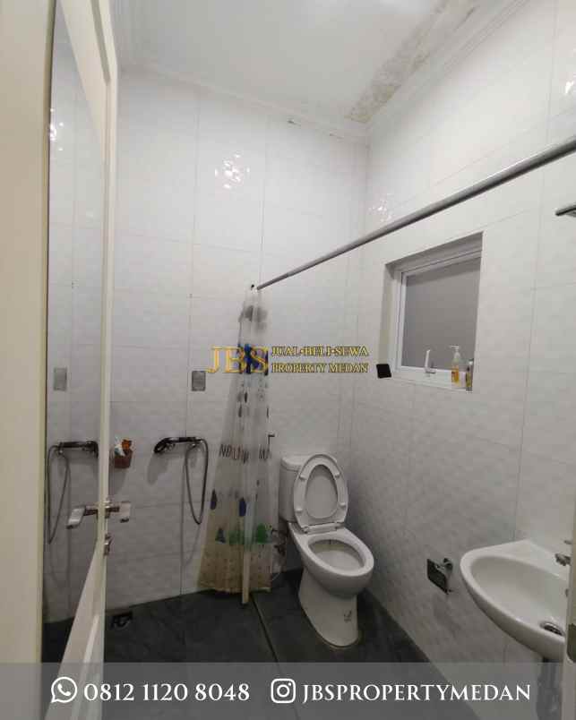 dijual rumah komplek citraland gama