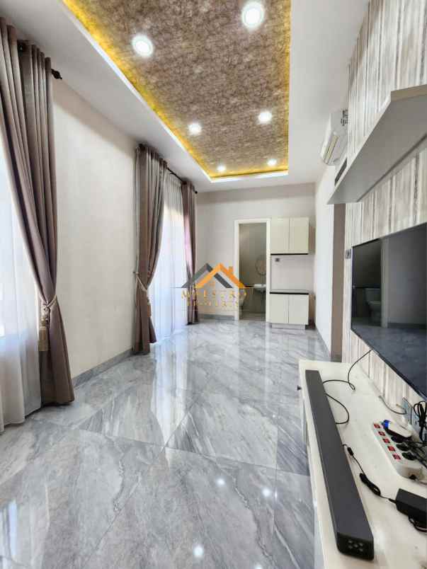 dijual rumah komplek citraland gama