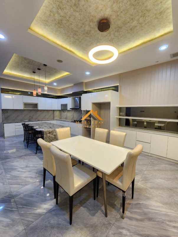 dijual rumah komplek citraland gama