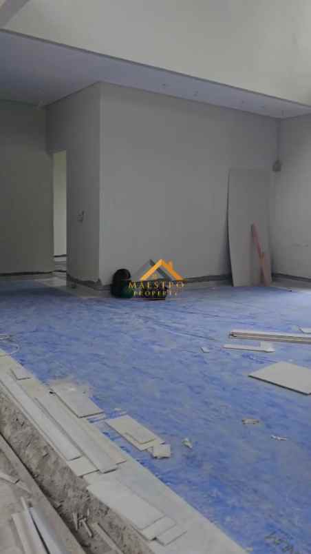 dijual rumah komplek citraland gama