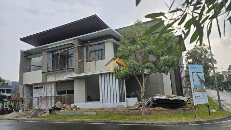 dijual rumah komplek citraland gama