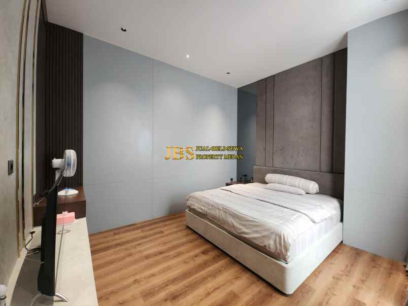 dijual rumah komplek citraland gama