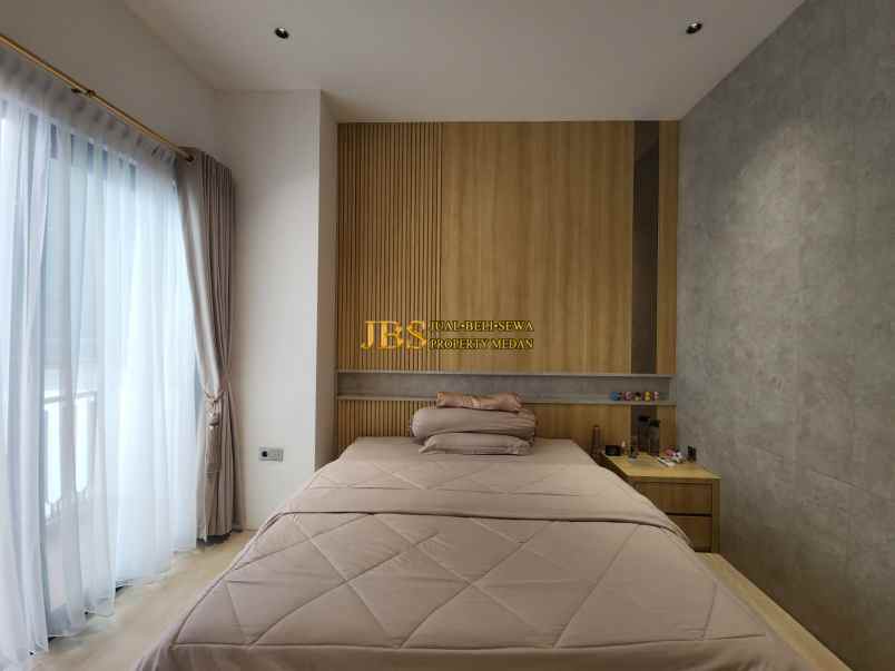 dijual rumah komplek citraland gama