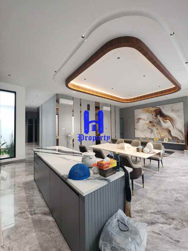 dijual rumah komplek citraland gama