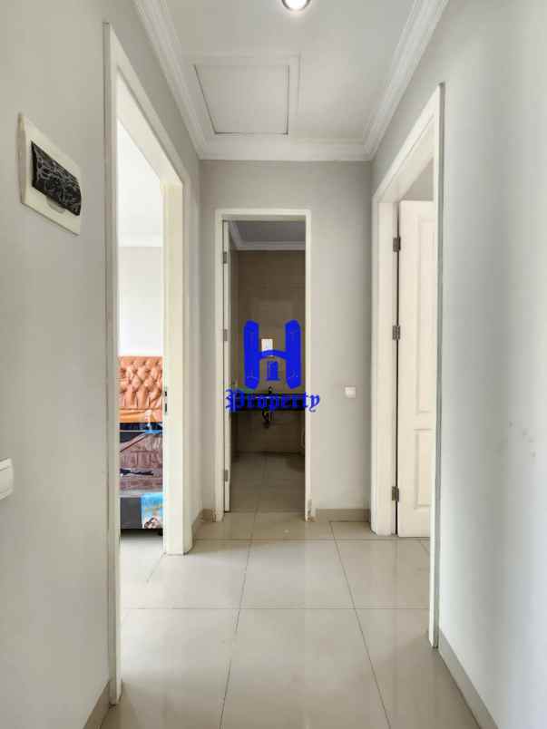 dijual rumah komplek citraland gama