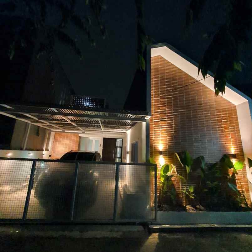 dijual rumah komplek kiara sari asri
