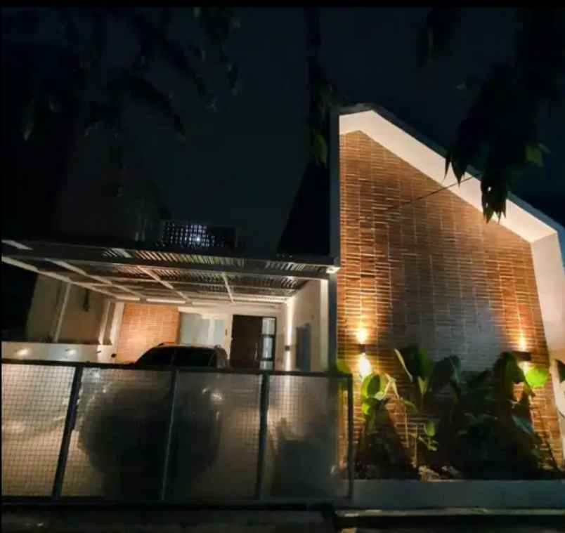 dijual rumah komplek kiara sari asri