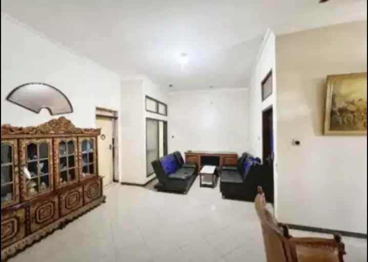 dijual rumah komplek margawangi estate