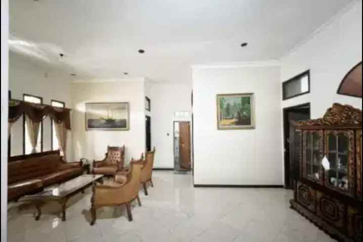 dijual rumah komplek margawangi estate