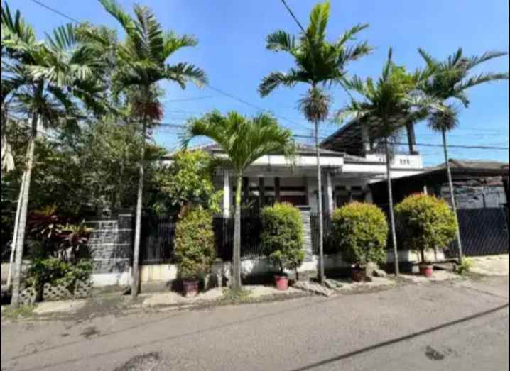 dijual rumah komplek margawangi estate