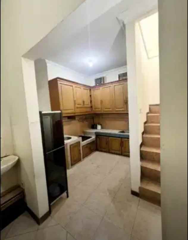 dijual rumah komplek margawangi estate