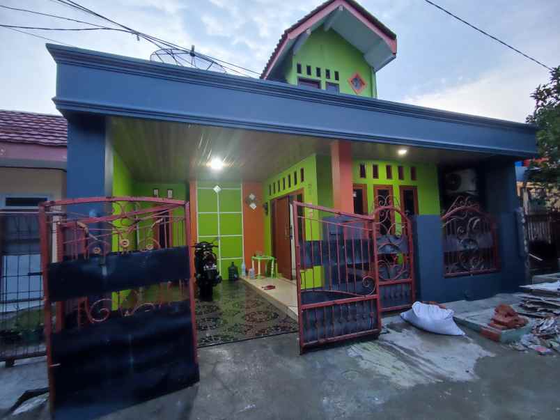 dijual rumah komplek mutiara garuda