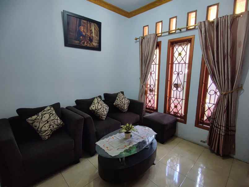 dijual rumah komplek mutiara garuda