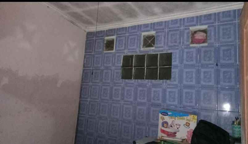 dijual rumah komplek permata biru