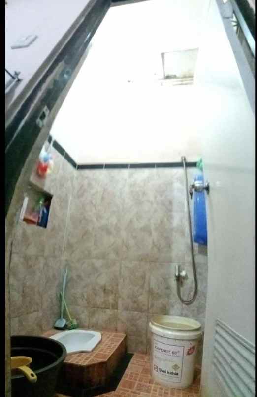 dijual rumah komplek permata biru