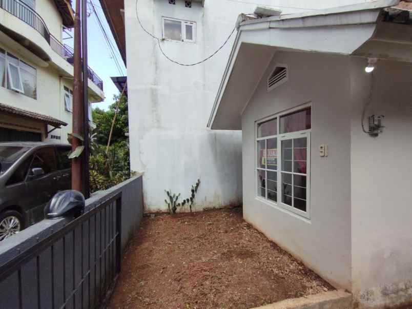dijual rumah komplek perumahan unisba