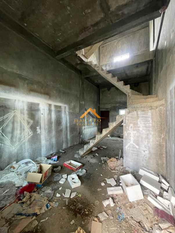 dijual rumah komplek setia jadi palace