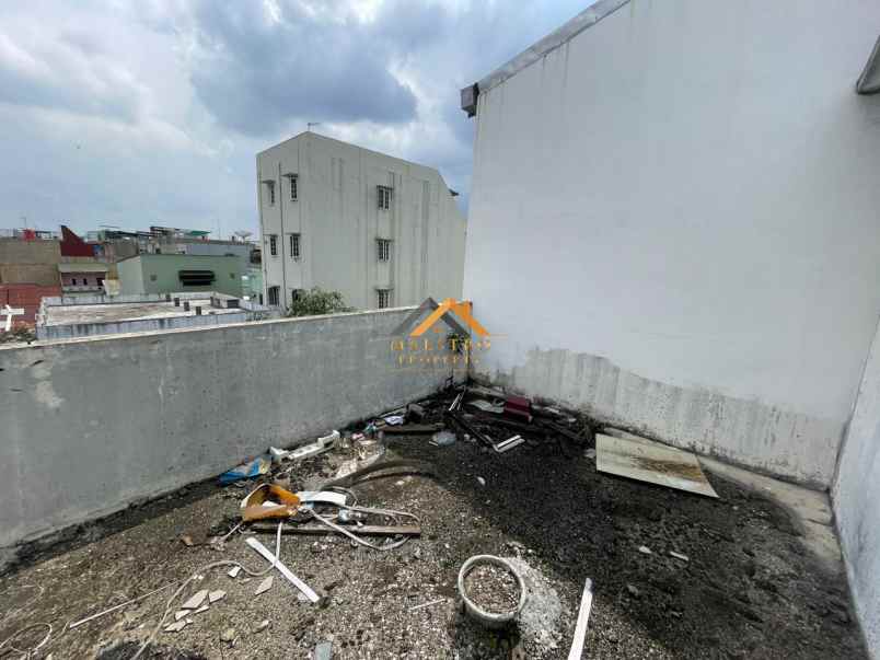 dijual rumah komplek setia jadi palace