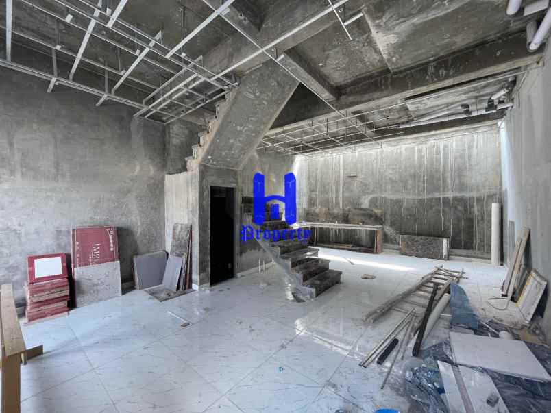 dijual rumah komplek the exclusive