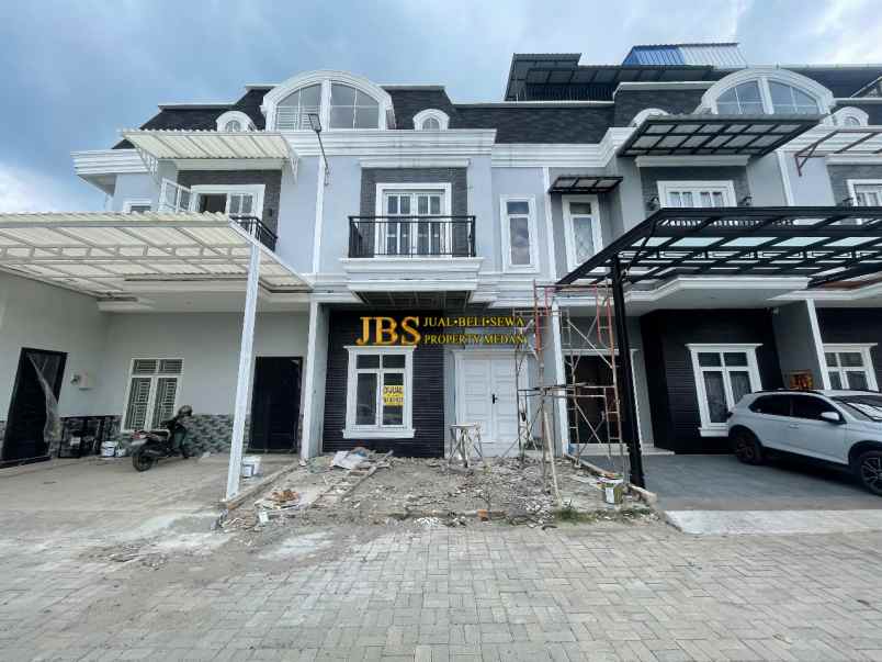 dijual rumah komplek the exclusive