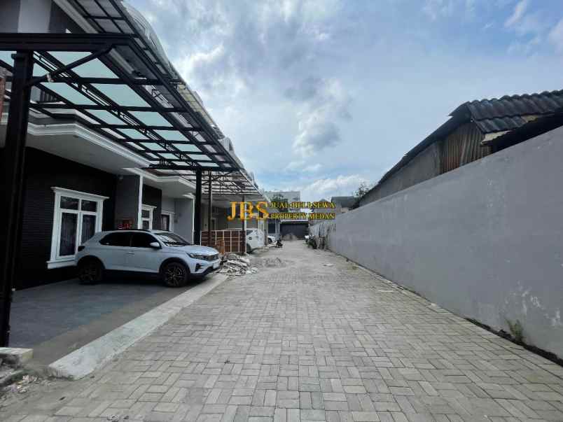 dijual rumah komplek the exclusive