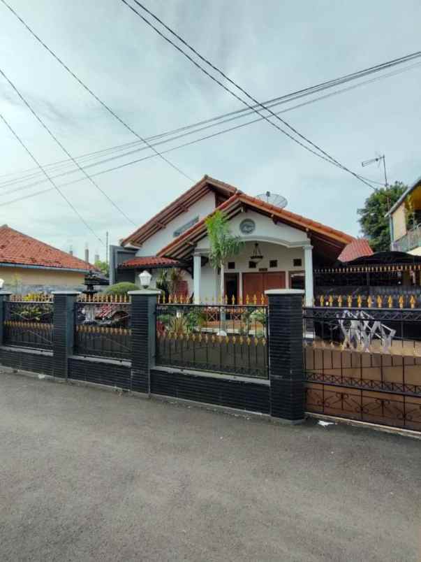 dijual rumah kp pangupukan