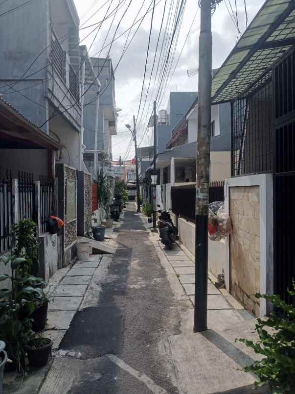 dijual rumah kramat jaya baru