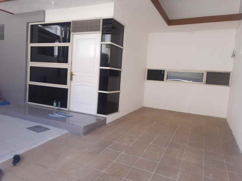 dijual rumah lebak