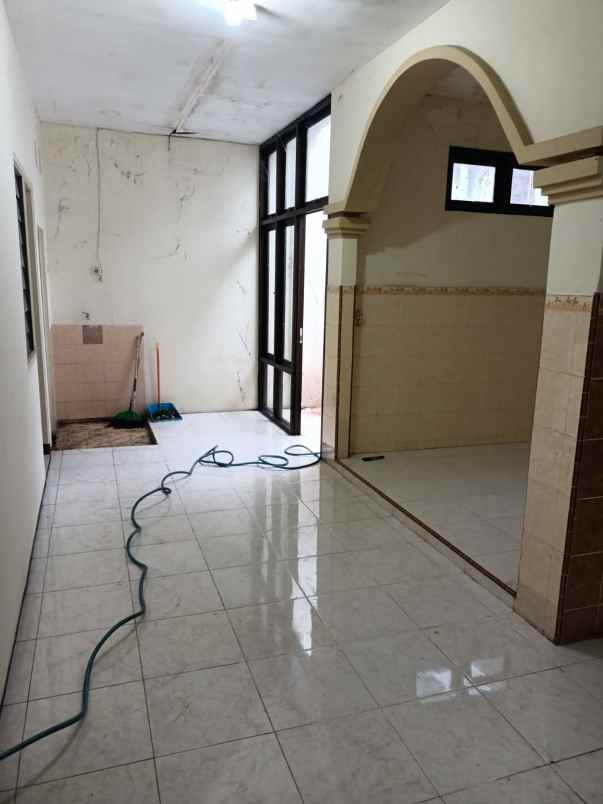 dijual rumah lebak