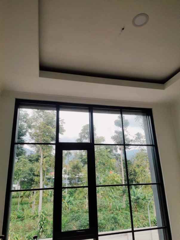 dijual rumah lembang bandung barat