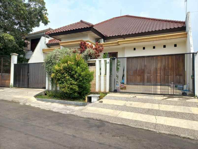 dijual rumah lokasi bukit dieng malang