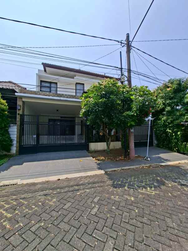 dijual rumah lokasi di perumahan araya kota malang