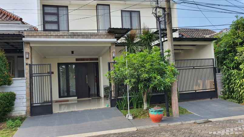 dijual rumah lokasi di perumahan araya kota malang