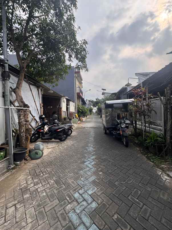 dijual rumah lokasi perum btu kota malang