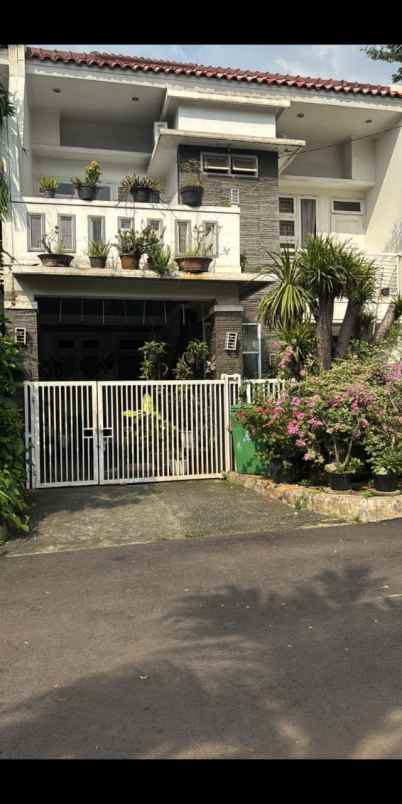 dijual rumah lokasi strategis