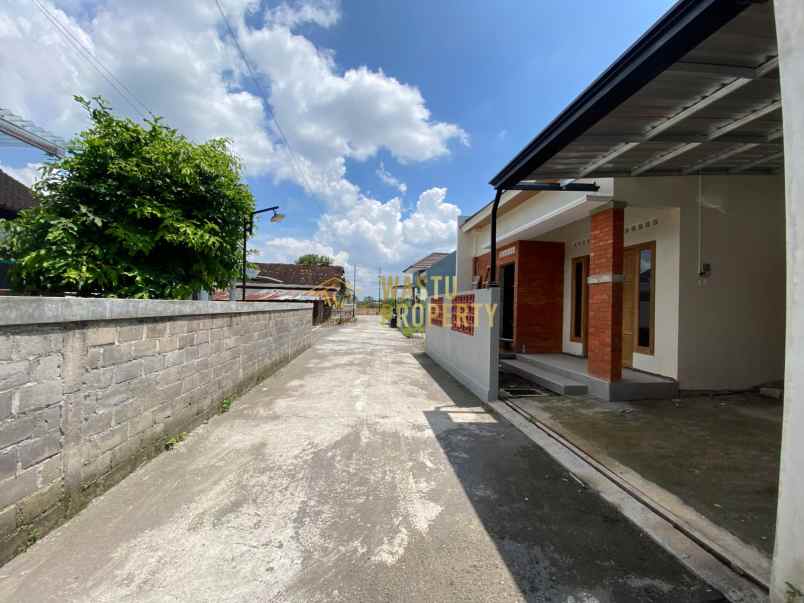 dijual rumah madurejo prambanan sleman