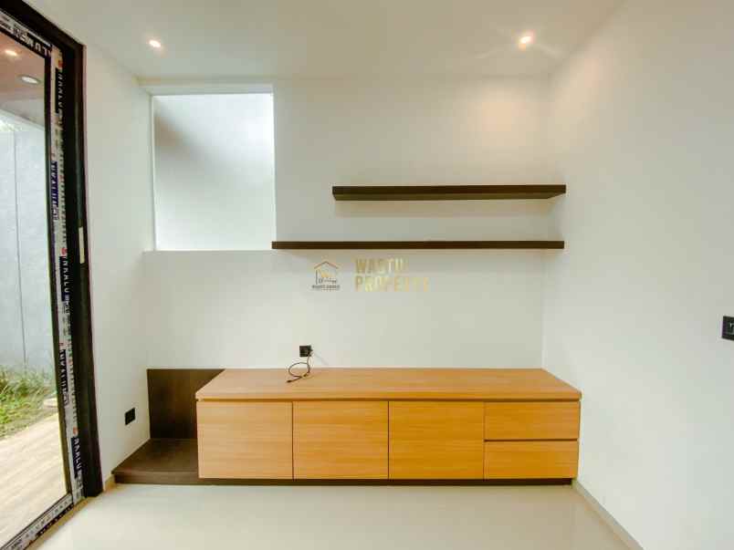 dijual rumah maguwoharjo kec depok kab